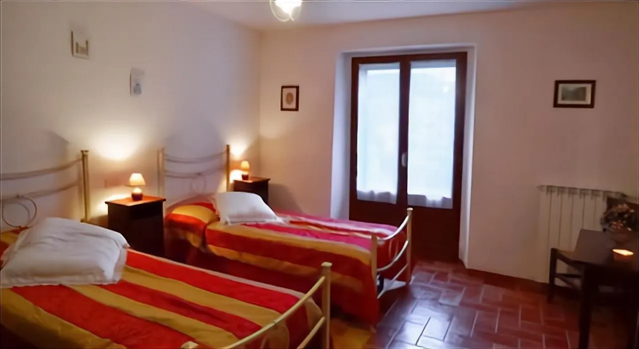 Agriturismo Bellavista Radicondoli مزرعة للإقامة